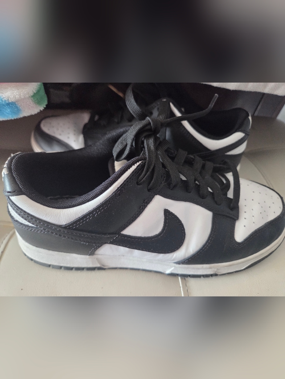 Nike Black and White Low-Top Sneakers with Swoosh Size 8 Men